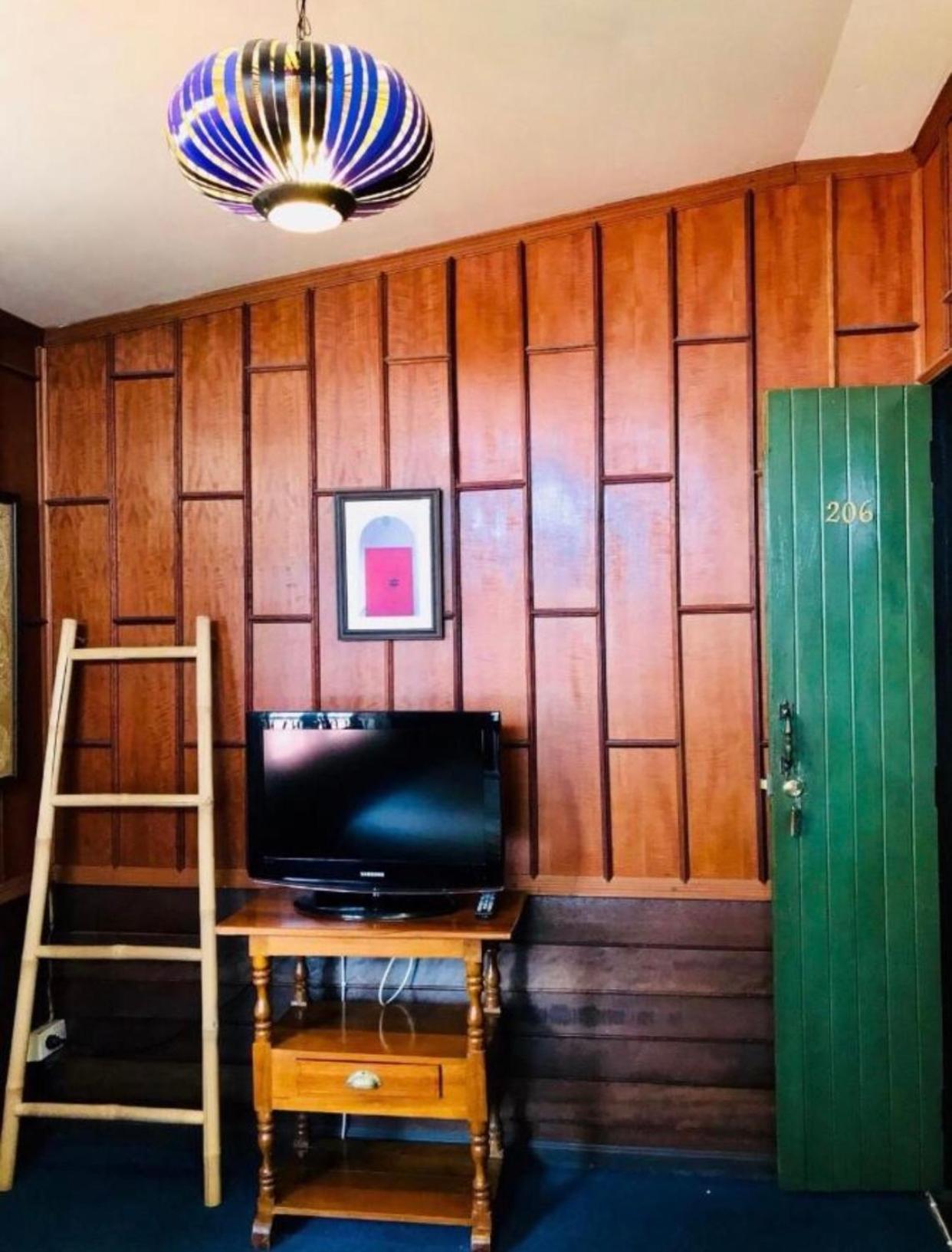 Nearthepark Boutique House Hostel Чиангмай Екстериор снимка