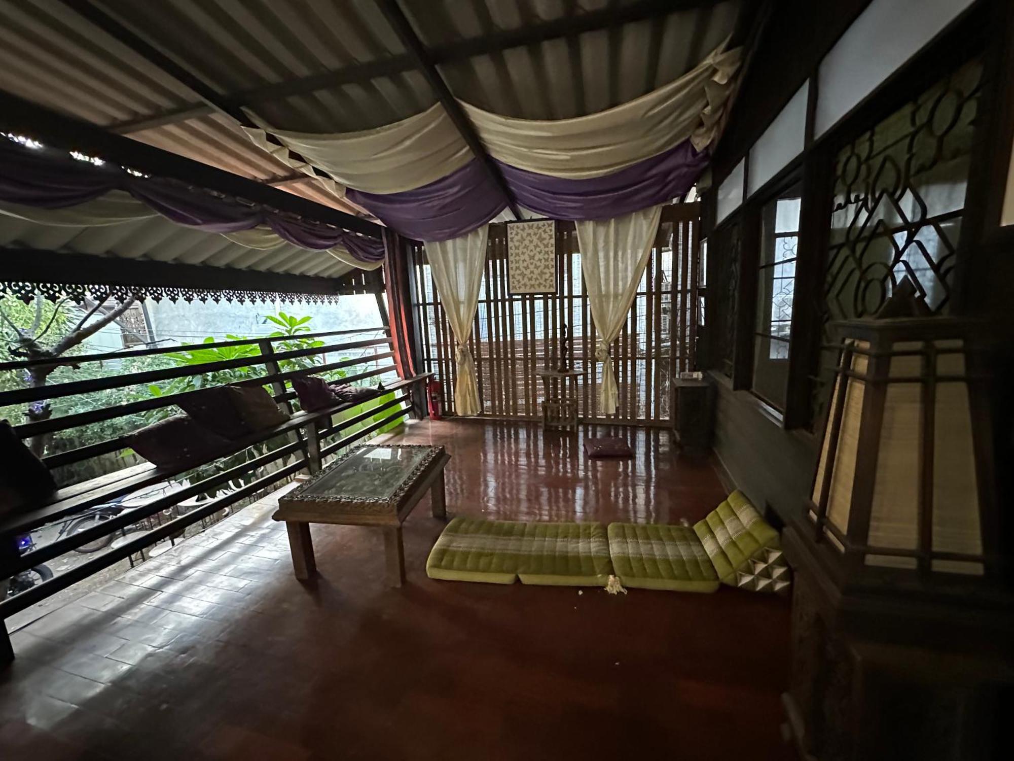 Nearthepark Boutique House Hostel Чиангмай Екстериор снимка
