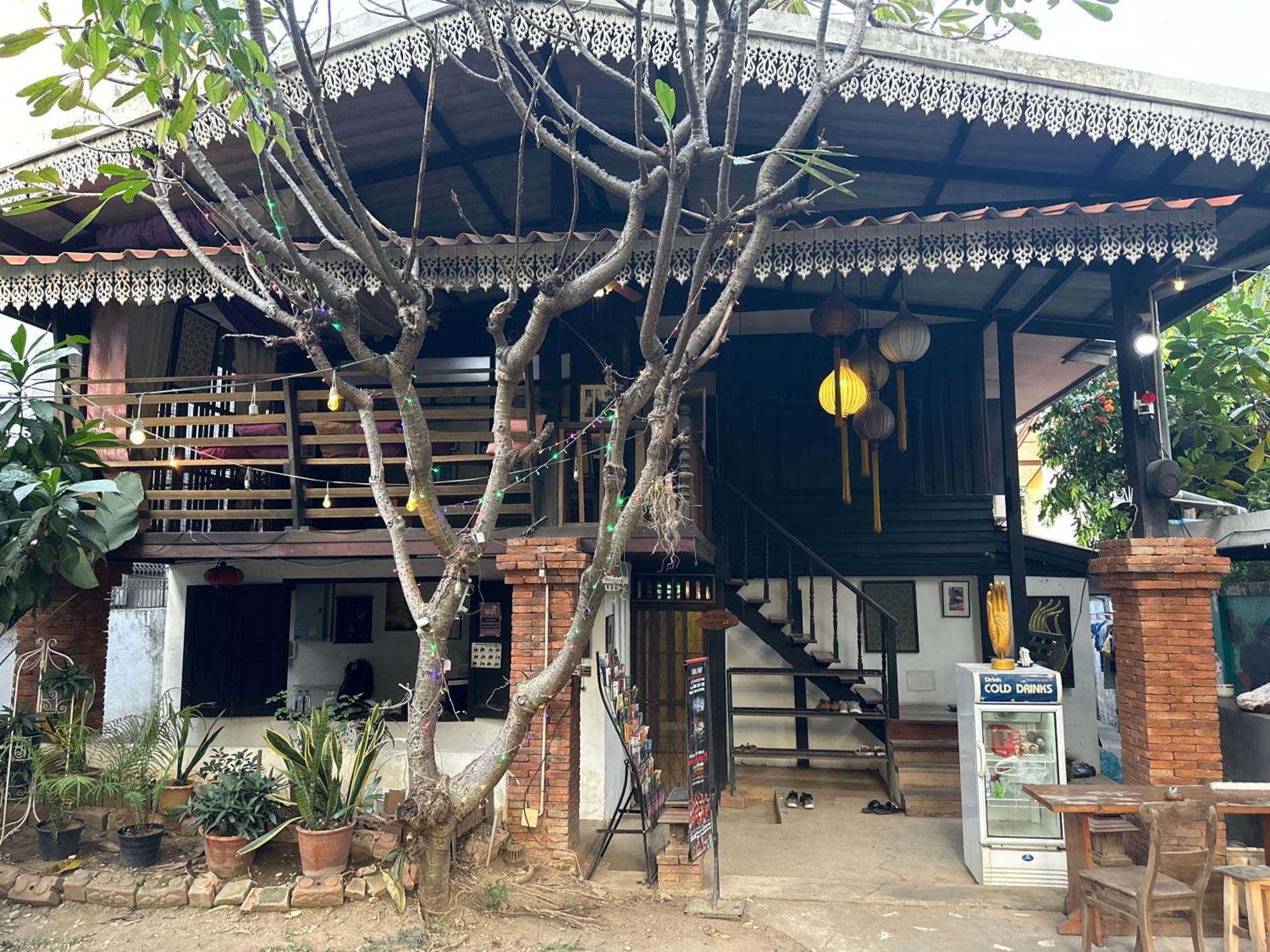 Nearthepark Boutique House Hostel Чиангмай Екстериор снимка