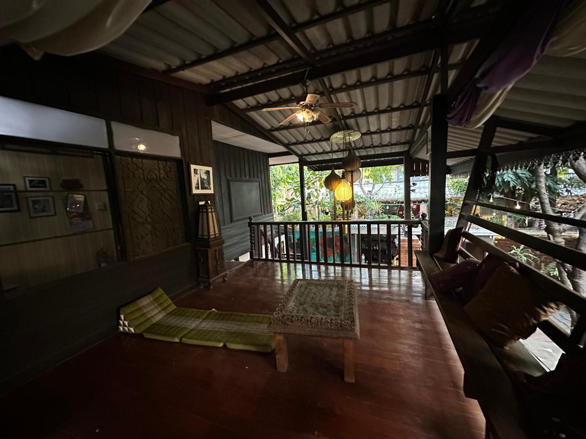 Nearthepark Boutique House Hostel Чиангмай Екстериор снимка